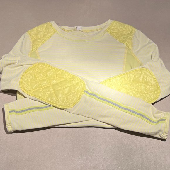 Size 2 - Lululemon Run Ice Queen Long Sleeve Yellow Elbow Pads Thumbholes - Picture 2 of 3
